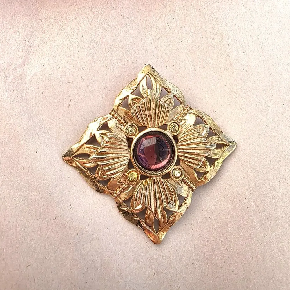 Vintage Victorian Style Gold Toned Diamond Purple Cabochon‎ Rhinestone Brooch